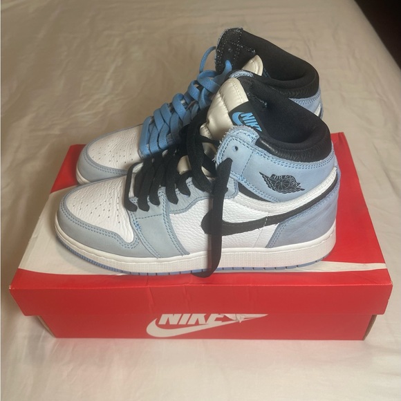 Air Jordan University Blue Retro High Og GS Boys 6Y (women’s 8) - Picture 3 of 11
